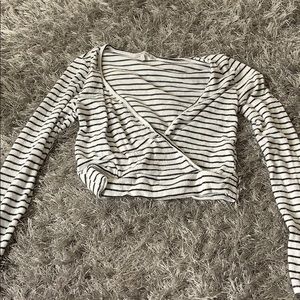 Long sleeve crop top